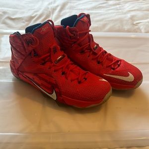 Nike Men’s Lebron 12 Independence Day, size 9